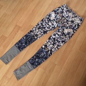 DHARMA BUMS mixed print leggings size S